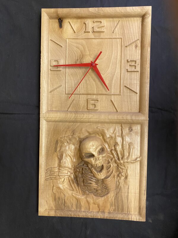 Skull middle finger clock